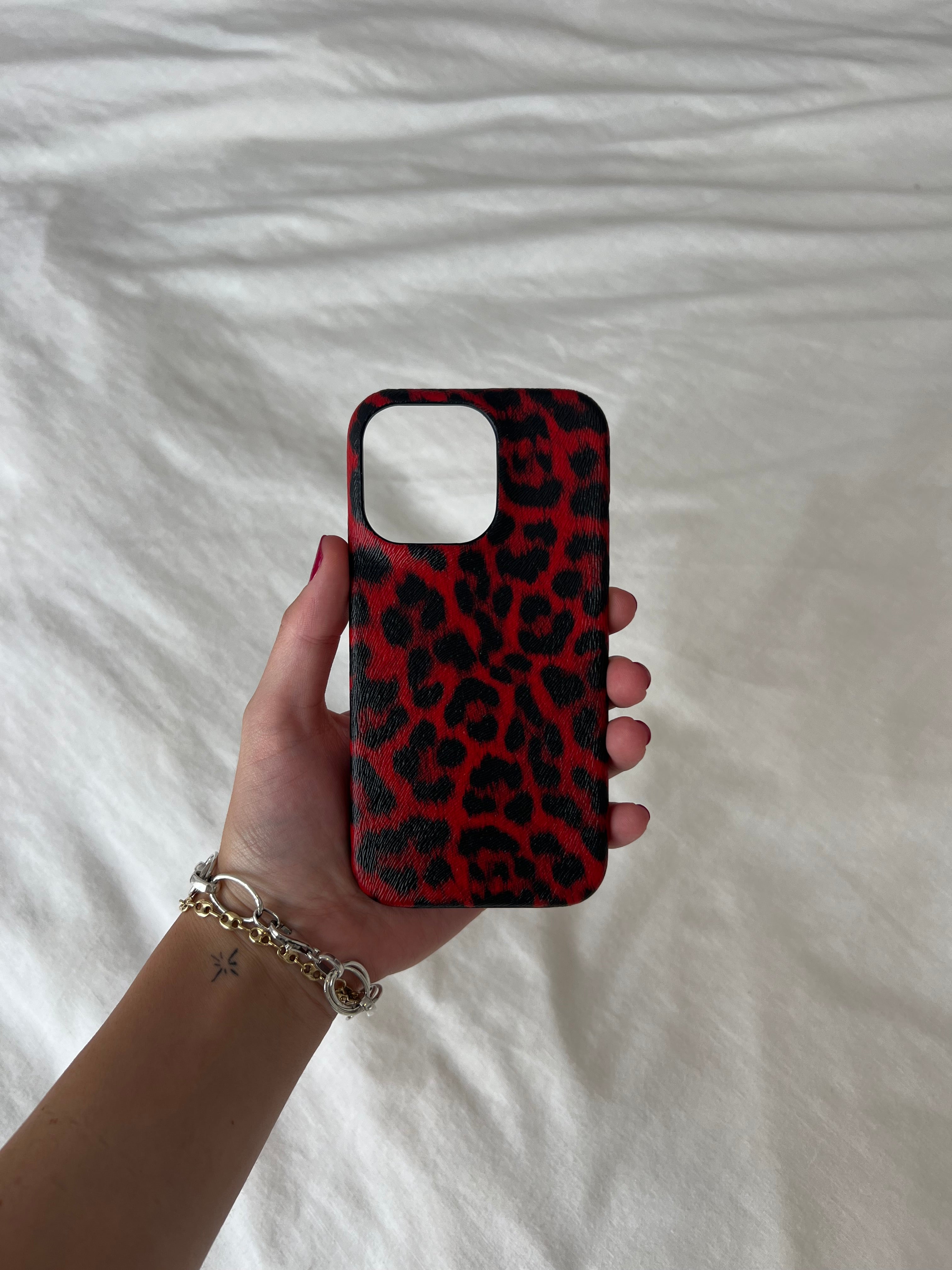 LEO ROUGE PHONE CASE